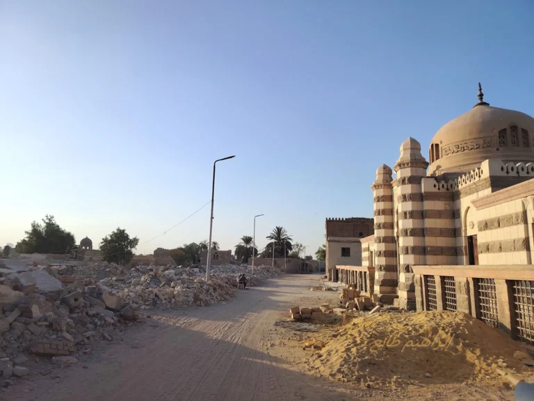 Demolition of tombs. Photo by Ibrahim Tayeh
